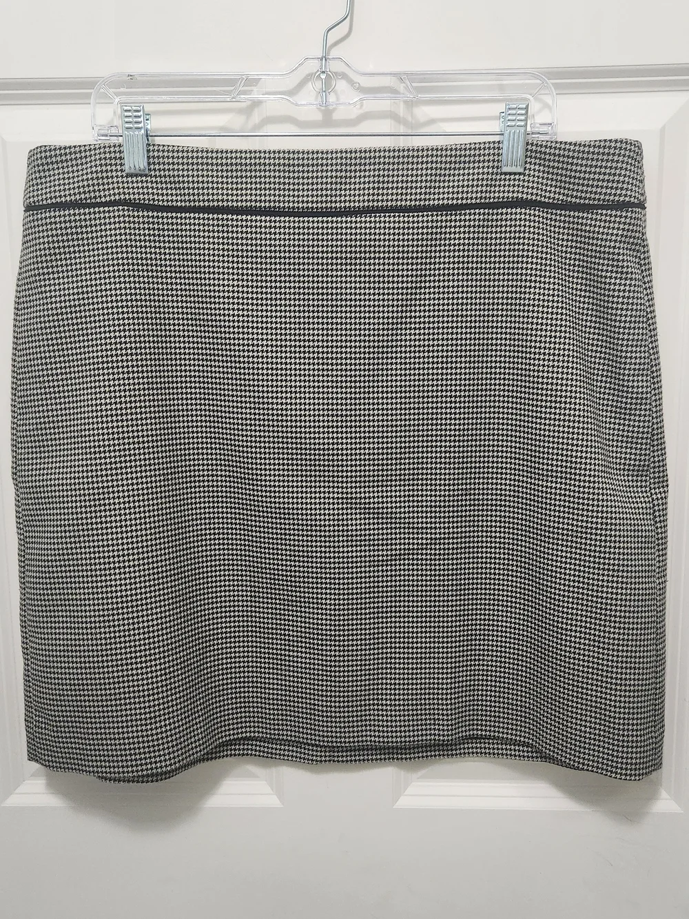 LOFT Mini Skirt in Black & White Houndstooth